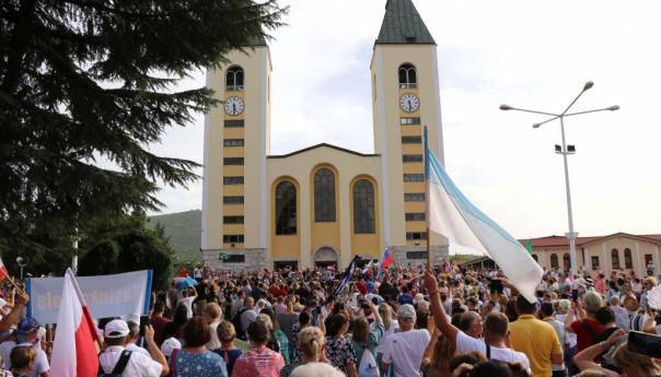 U Međugorju na hiljade hodočasnika