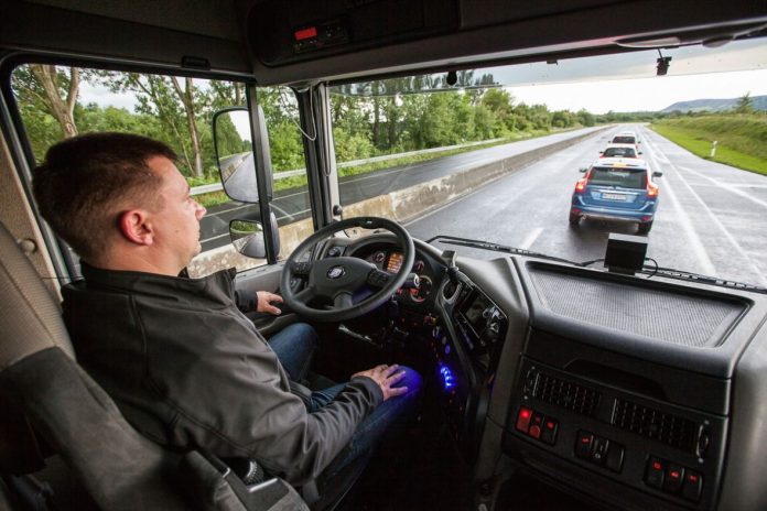 JUTROS JE IZAŠLA VIJEST DA JE 5.500 VOZAČA, MEĐU KOJIMA SU VEĆINOM ZA TERETNE KAMIONE, NAPUSTILO BIH. OTIŠLI U AUSTRIJU JUTROS JE IZAŠLA VIJEST DA JE 5.500 VOZAČA, MEĐU KOJIMA SU VEĆINOM ZA TERETNE KAMIONE, NAPUSTILO BIH. OTIŠLI U AUSTRIJU