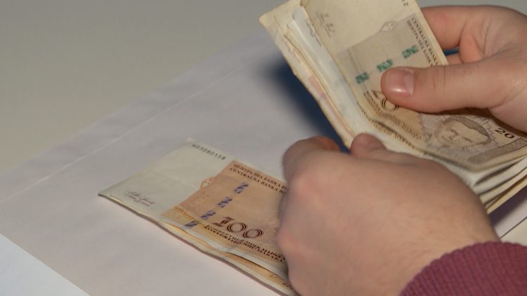 “Dajte platu 1000 eura, imat ćete zadovoljne radnike i niko neće ići iz zemlje” “Dajte platu 1000 eura, imat ćete zadovoljne radnike i niko neće ići iz zemlje”
