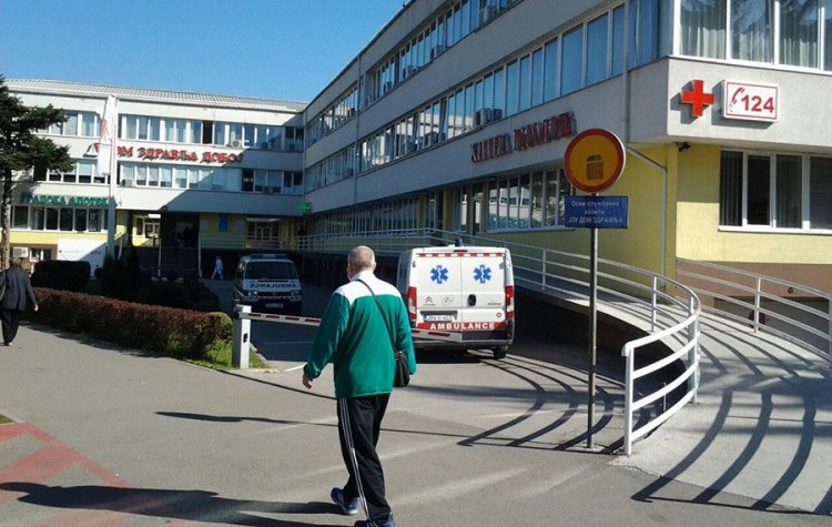 Doboj: Smrtno stradao prilikom zaustavljanja vozila u pokretu Doboj: Smrtno stradao prilikom zaustavljanja vozila u pokretu