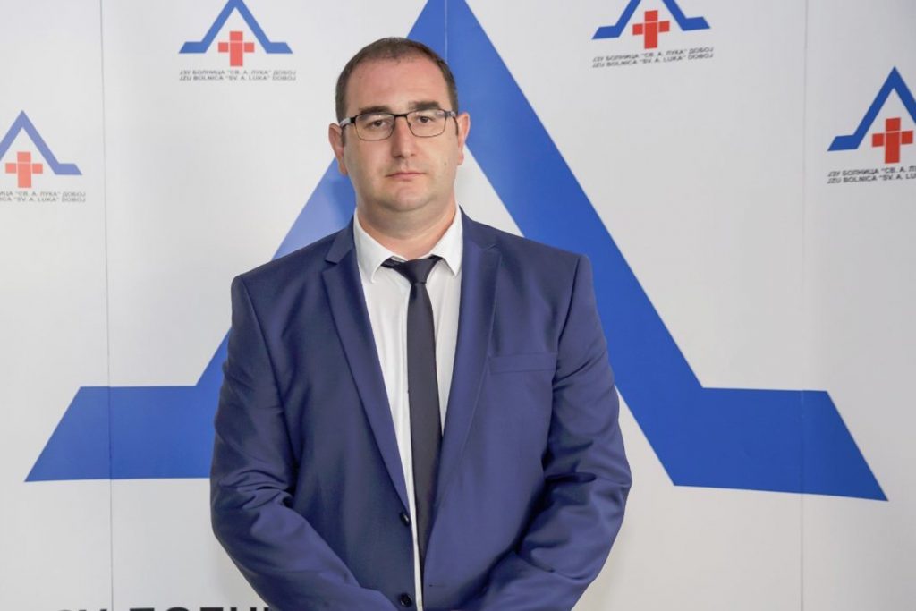 AFERA „KORONA UGOVORI“: Direktor dobojske bolnice isplatio odštetu za malverzacije sa nabavkom maski AFERA „KORONA UGOVORI“: Direktor dobojske bolnice isplatio odštetu za malverzacije sa nabavkom maski