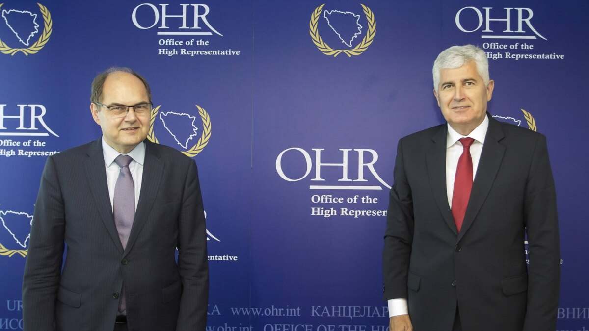HNS-a donio zaključke: Schmidta bi da presele u Brisel, a BiH da teritorijalno reorganizuju HNS-a donio zaključke: Schmidta bi da presele u Brisel, a BiH da teritorijalno reorganizuju