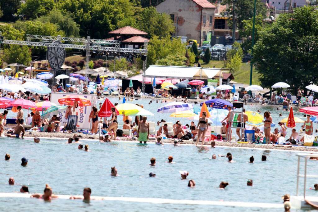 FOTO: Pogledajte šta smo zabilježili: Panonska jezera u Tuzli bilježe rekorde