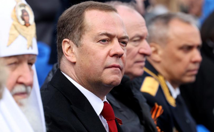 Medvedev: Ko je idiot koji poziva na suđenje Rusiji, to prijeti egzistenciji čovječanstva Medvedev: Ko je idiot koji poziva na suđenje Rusiji, to prijeti egzistenciji čovječanstva