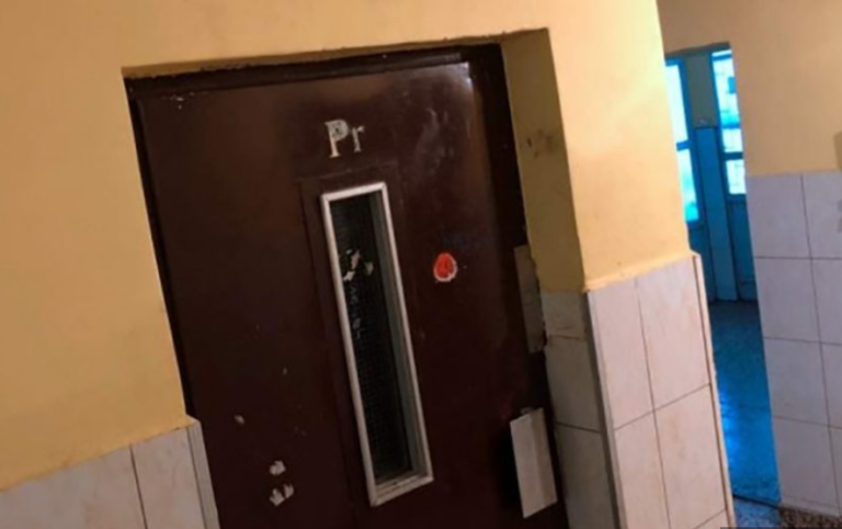 PADAO DESET METARA: ČOVJEK PROPAO U OKNO LIFTA PADAO DESET METARA: ČOVJEK PROPAO U OKNO LIFTA