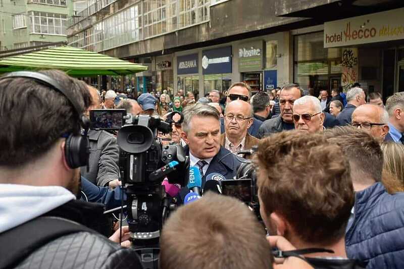 DF se priključio pozivu na sutrašnje proteste ispred OHR-a: Država ne smije biti izgubljena DF se priključio pozivu na sutrašnje proteste ispred OHR-a: Država ne smije biti izgubljena