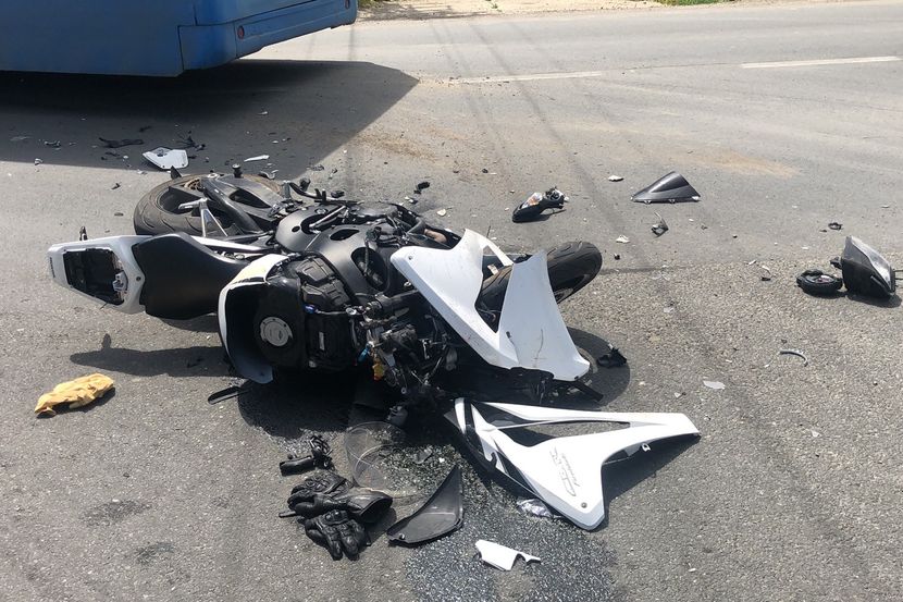 Drama u Žepču: Roditelji 13-godišnjakinje napravili sačekušu pedofilu, oborili ga s motora pa nasrnuli na njega Drama u Žepču: Roditelji 13-godišnjakinje napravili sačekušu pedofilu, oborili ga s motora pa nasrnuli na njega