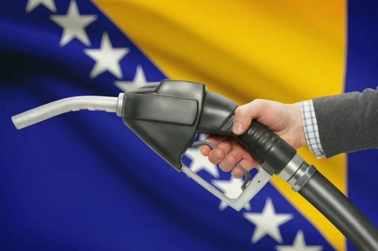 ZATVARA SE 40 BENZINSKIH PUMPI U BIH, GORIVO SE PUNO MANJE TOČI ZATVARA SE 40 BENZINSKIH PUMPI U BIH, GORIVO SE PUNO MANJE TOČI