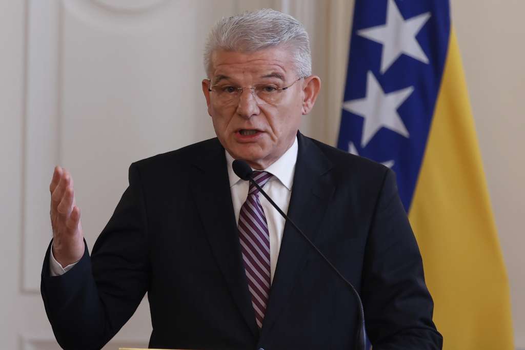 Džaferović: Izetbegović će pobijediti, ovo je bio najteži mandat Predsjedništva od rata Džaferović: Izetbegović će pobijediti, ovo je bio najteži mandat Predsjedništva od rata