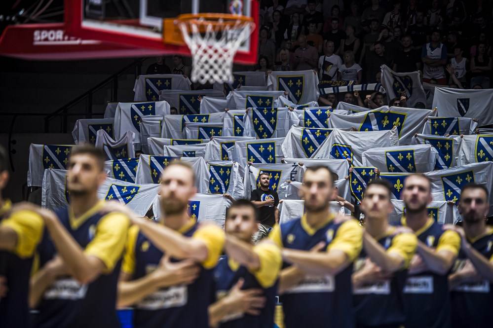 Dijaspora iz SAD-a skuplja novac za pomoć košarkaškim reprezentacijama BiH Dijaspora iz SAD-a skuplja novac za pomoć košarkaškim reprezentacijama BiH