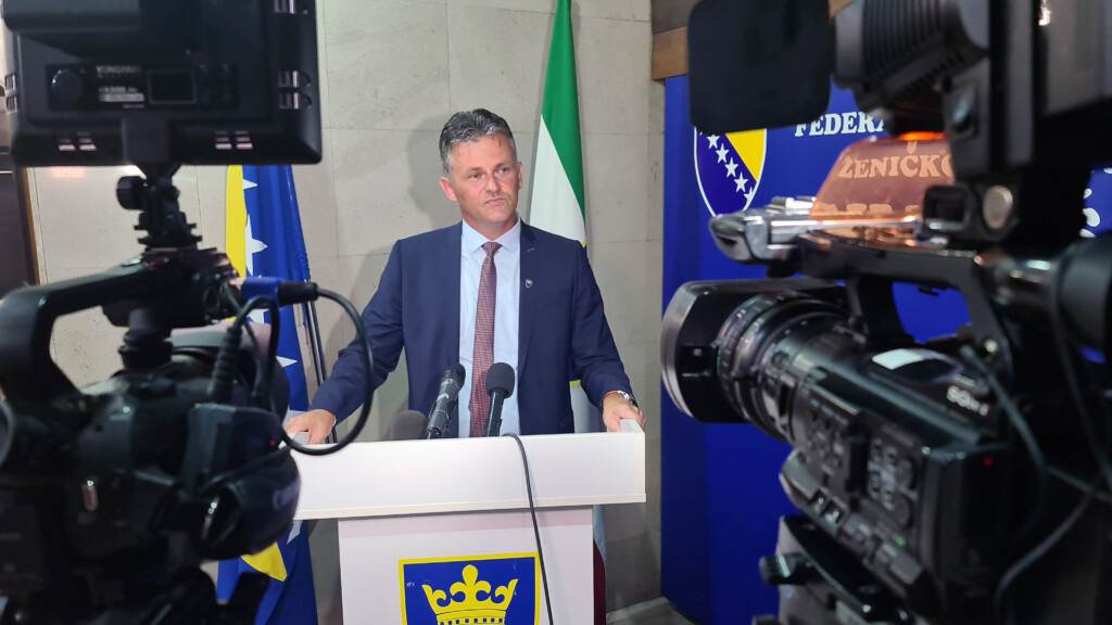 Skupština ZDK: Od 1. septembra porodiljske naknade 1.000 KM Skupština ZDK: Od 1. septembra porodiljske naknade 1.000 KM