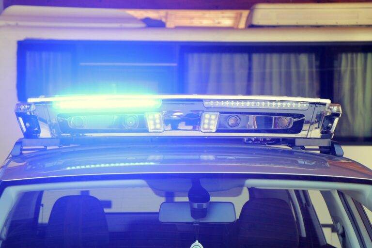 DRAMA U KLOPČU KOD ZENICE: SIJEVALI NOŽ I PALICA, IMA POVRIJEĐENIH I UHAPŠENIH DRAMA U KLOPČU KOD ZENICE: SIJEVALI NOŽ I PALICA, IMA POVRIJEĐENIH I UHAPŠENIH