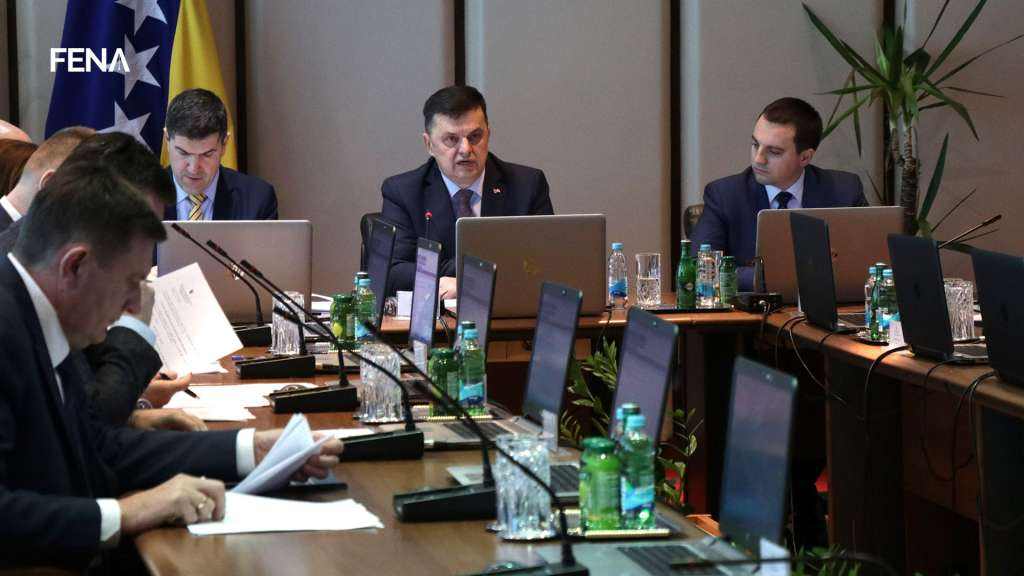 Tegeltija, Košarac, Mitrović i Lučić odbili proglasiti 11. juli Danom žalosti u BiH Tegeltija, Košarac, Mitrović i Lučić odbili proglasiti 11. juli Danom žalosti u BiH