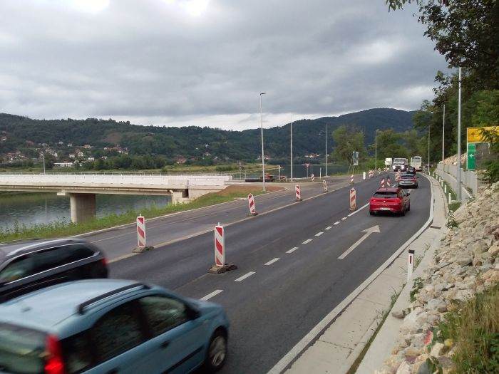 Da li se ipak čekaju izbori u oktobru da bi se svečano pustio priključak auto-puta na put M17 kod Doboja? Da li se ipak čekaju izbori u oktobru da bi se svečano pustio priključak auto-puta na put M17 kod Doboja?