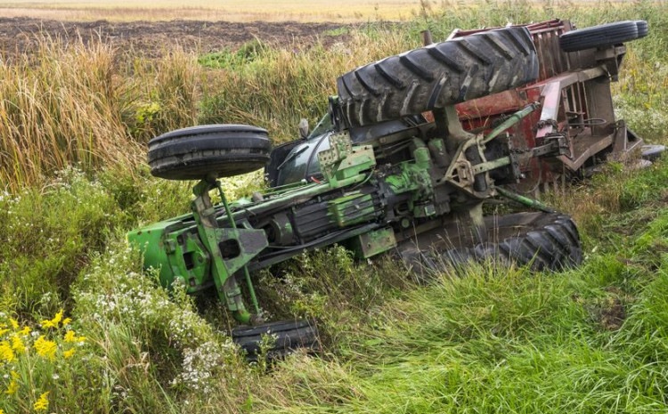 Tragedija u Bosanskom Novom: Poginuo prilikom prevrtanja traktora