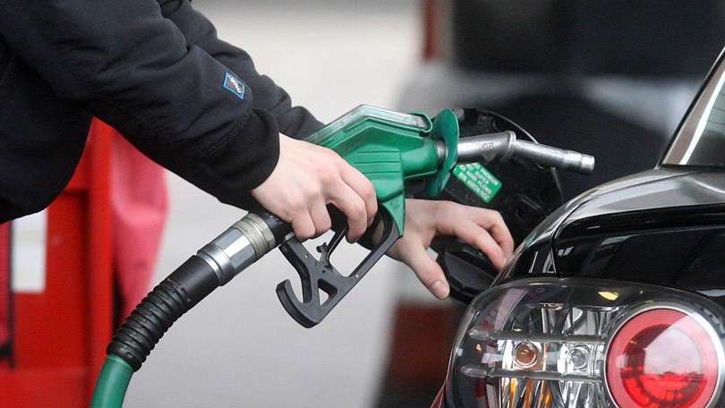 Cijena dizela u Bosni i Hercegovini ponovo porasla, cijena benzina stabilnija Cijena dizela u Bosni i Hercegovini ponovo porasla, cijena benzina stabilnija