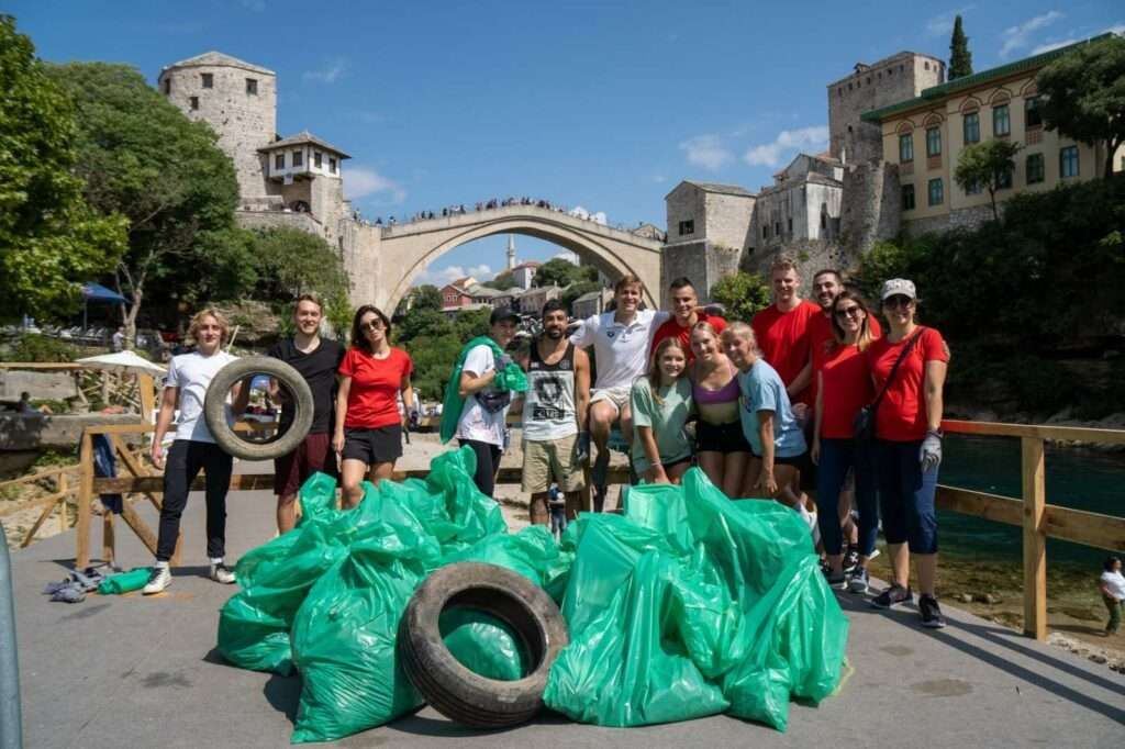 IuteCredit u akciji čišćenja obala rijeke Neretve