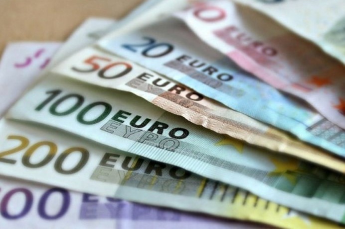 EURO UŠAO U RECESIJU EURO UŠAO U RECESIJU