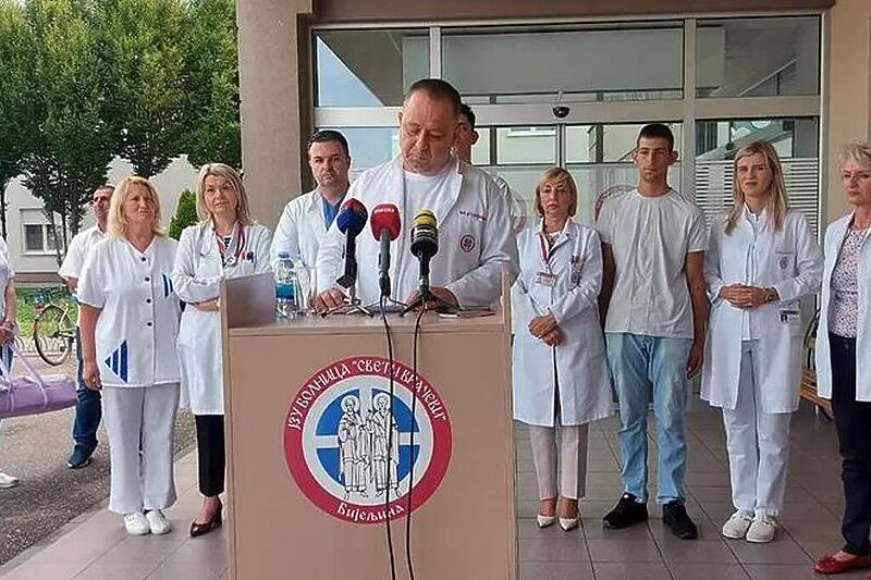 Žena u Bijeljini rodila 11. dijete, pa joj bolnica zaposlila sina koji je postao punoljetan Žena u Bijeljini rodila 11. dijete, pa joj bolnica zaposlila sina koji je postao punoljetan