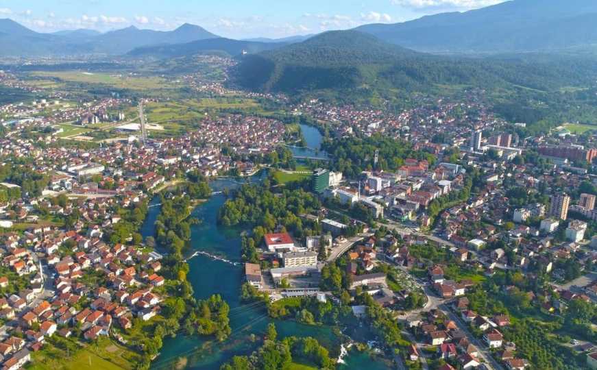 Samo u BiH: Raspisan konkurs za poziciju "pomoćnika pomoćniku" Samo u BiH: Raspisan konkurs za poziciju "pomoćnika pomoćniku"