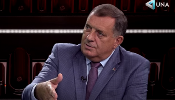 Dodik: Čestitam igračima koji su pobijedili Francusku (VIDEO) Dodik: Čestitam igračima koji su pobijedili Francusku (VIDEO)