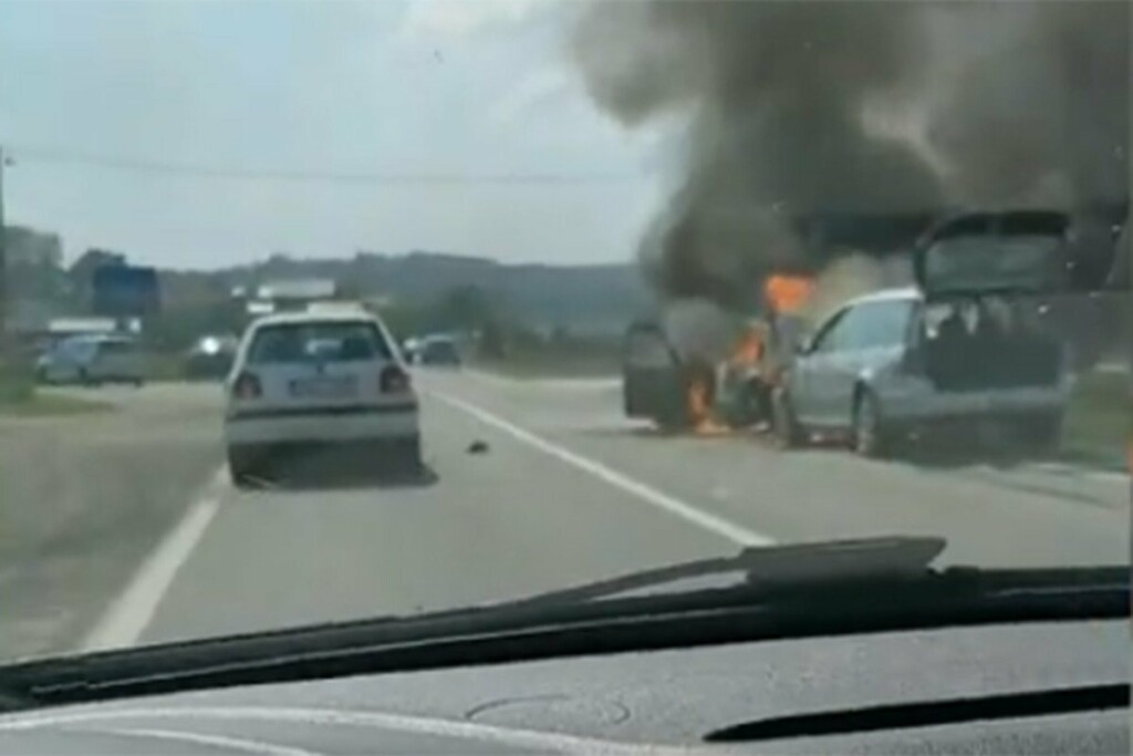 Detalji stravične nesreće kod Prnjavora: Poginule majka i kćerka, otac i sin povrijeđeni Detalji stravične nesreće kod Prnjavora: Poginule majka i kćerka, otac i sin povrijeđeni
