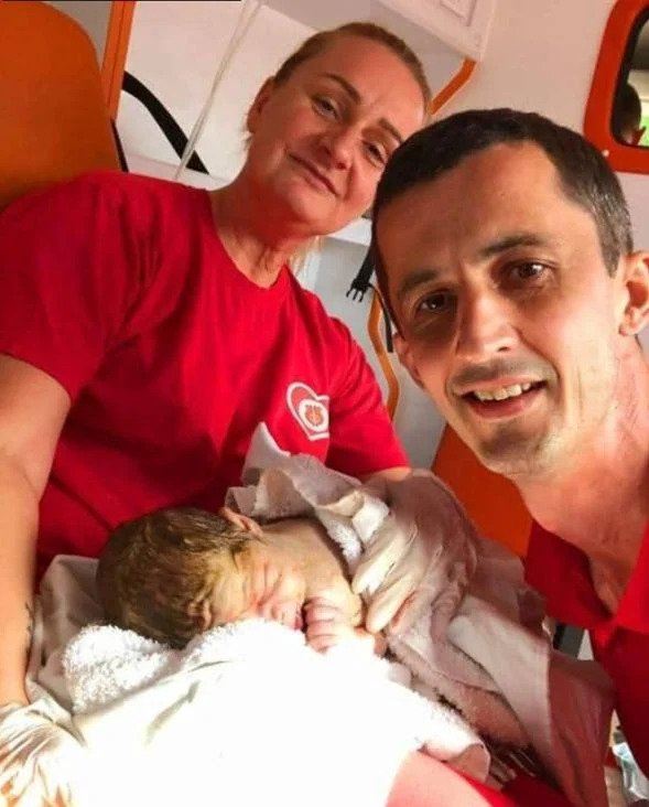 Najljepša priča dana: Željka se porodila na putu do bolnice, dobila je sina