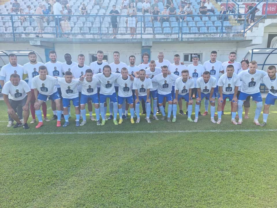 Lanin uspjeh pozdravili fudbaleri GOŠK-a, na teren u majicama s njenim likom Lanin uspjeh pozdravili fudbaleri GOŠK-a, na teren u majicama s njenim likom