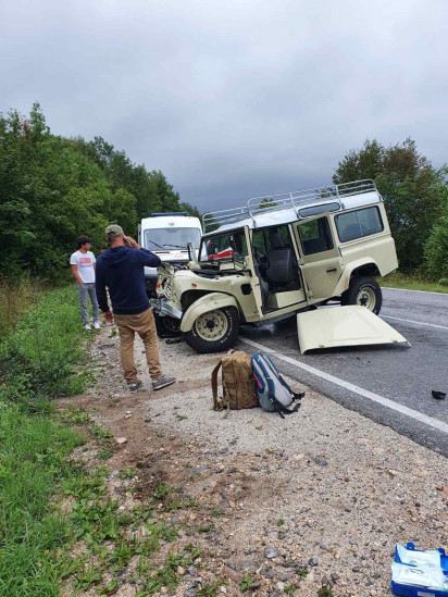 Teška saobraćajna nesreća kod Sarajeva: Povrijeđeno 6 osoba, učestvovalo vozilo EUFOR-a Teška saobraćajna nesreća kod Sarajeva: Povrijeđeno 6 osoba, učestvovalo vozilo EUFOR-a