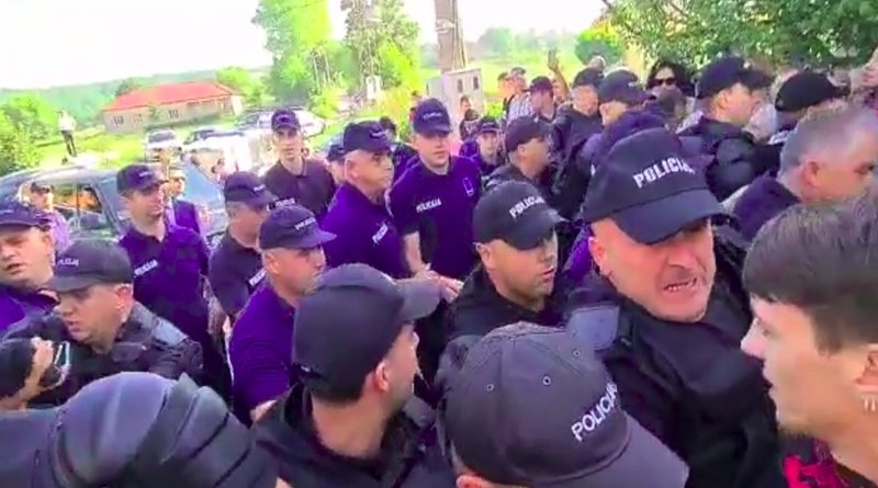 Livno: Pogledajte kako je policija intervenirala nad građanima koji se protive vodocrpilištu