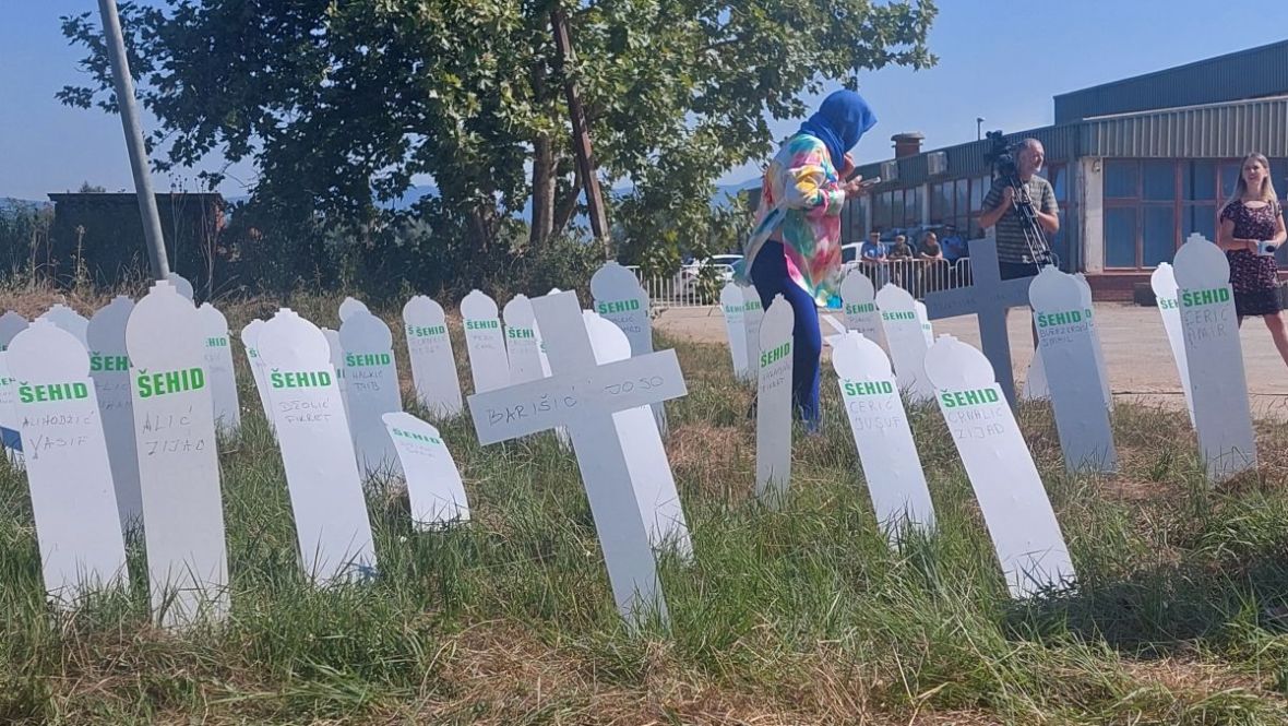30 godina otkako je zatvoreno 'mjesto smrti i đavoljeg mučenja' - logor Omarska 30 godina otkako je zatvoreno 'mjesto smrti i đavoljeg mučenja' - logor Omarska
