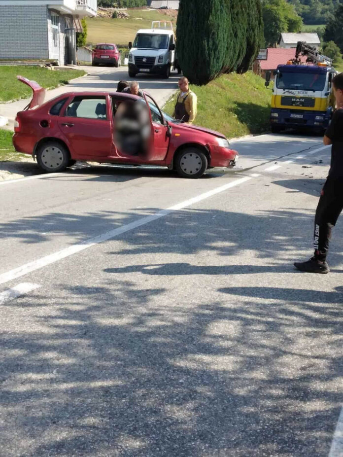 U TEŠKOJ NESREĆI ŽIVOT IZGUBILA JEDNA OSOBA: SAOBRAĆAJ OBUSTAVLJEN