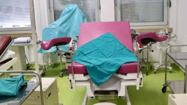 SKANDALOZNO PONAŠANJE ZDRAVSTVENIH RADNIKA: POKUŠALI SAKRITI DA IM JE TEK POROĐENA BEBA ISPALA NA POD! SKANDALOZNO PONAŠANJE ZDRAVSTVENIH RADNIKA: POKUŠALI SAKRITI DA IM JE TEK POROĐENA BEBA ISPALA NA POD!