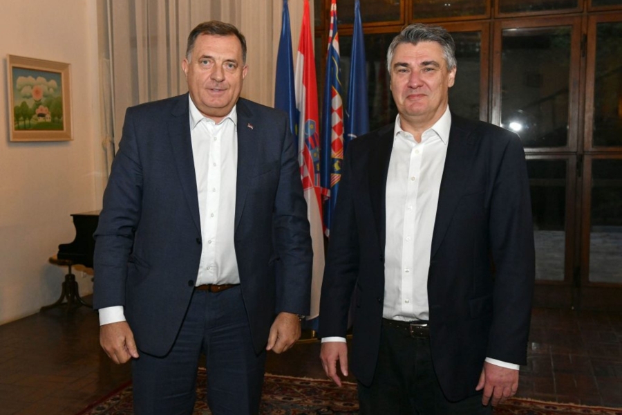 ZORAN MILANOVIĆ U AKCIJI: "Dodik je hrvatski saveznik u BiH. TO MORAMO SHVATITI!" (VIDEO) ZORAN MILANOVIĆ U AKCIJI: "Dodik je hrvatski saveznik u BiH. TO MORAMO SHVATITI!" (VIDEO)
