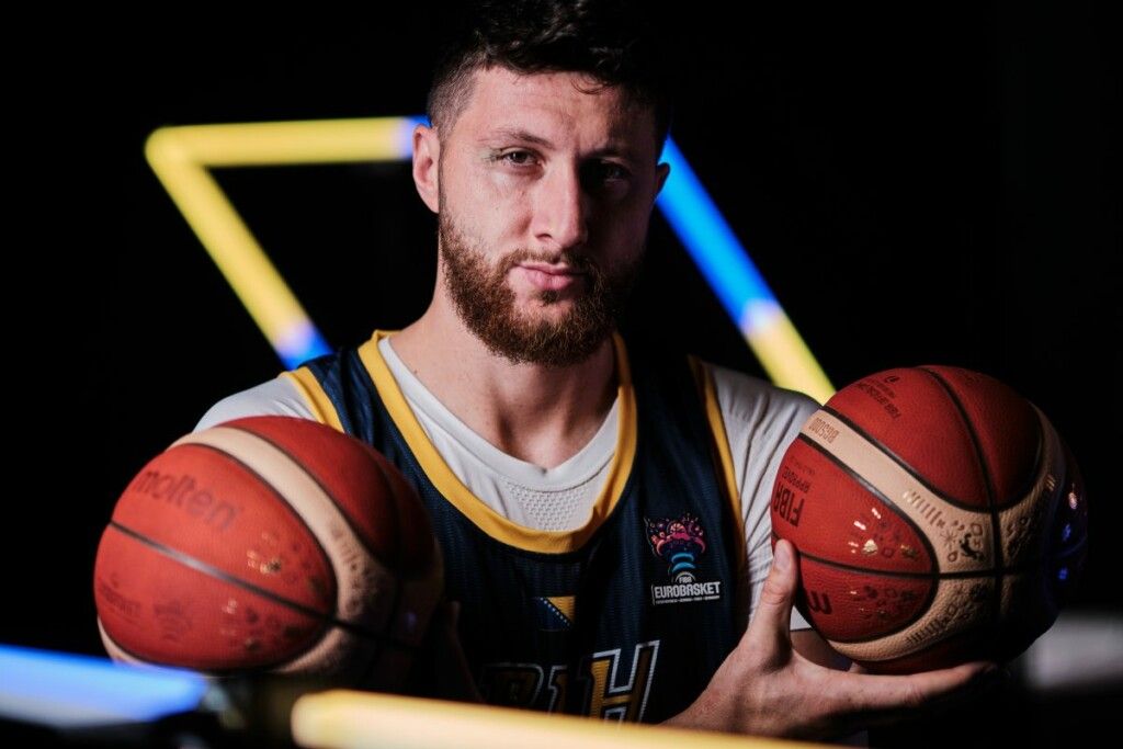 Nurkić: Čak i da na Eurobasketu osvojimo zlato neće se promijeniti svijest naših političara Nurkić: Čak i da na Eurobasketu osvojimo zlato neće se promijeniti svijest naših političara