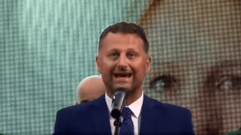 FARUK HODŽIĆ (SDA): POSLIJE 2. OKTOBRA NEĆEMO DOZVOLITI DA SE O IZETBEGOVIĆU OBJAVLJUJE NEGATIVNO” FARUK HODŽIĆ (SDA): POSLIJE 2. OKTOBRA NEĆEMO DOZVOLITI DA SE O IZETBEGOVIĆU OBJAVLJUJE NEGATIVNO”