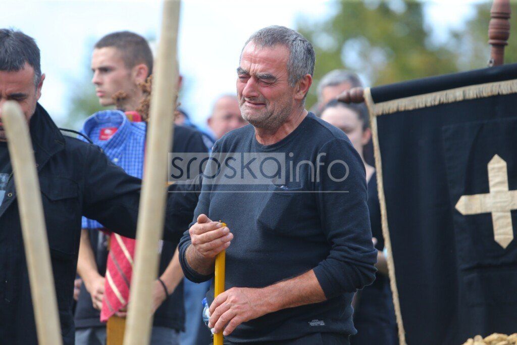 SAHRANJEN GORAN KARANOVIĆ "Dao si život za svoje šapice, to ti svemogući Bog ne može uzeti za zlo" (FOTO)