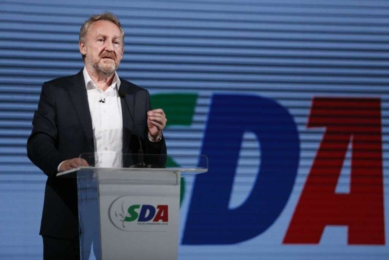 Izetbegović: Jedanaest stranaka se ujedinilo protiv SDA, a SDA se ujedinila sa narodom Izetbegović: Jedanaest stranaka se ujedinilo protiv SDA, a SDA se ujedinila sa narodom