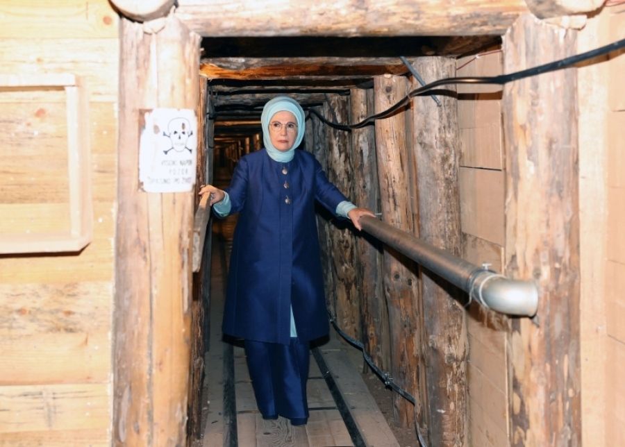 TOKOM BORAVKA U SARAJEVU: Supruga turskog predsjednika Emine Erdogan posjetila Tunel spasa TOKOM BORAVKA U SARAJEVU: Supruga turskog predsjednika Emine Erdogan posjetila Tunel spasa