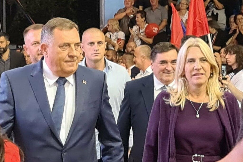Dodik u Doboju: Uloženo 800 miliona KM, razvojne aktivnosti se nastavljaju Dodik u Doboju: Uloženo 800 miliona KM, razvojne aktivnosti se nastavljaju