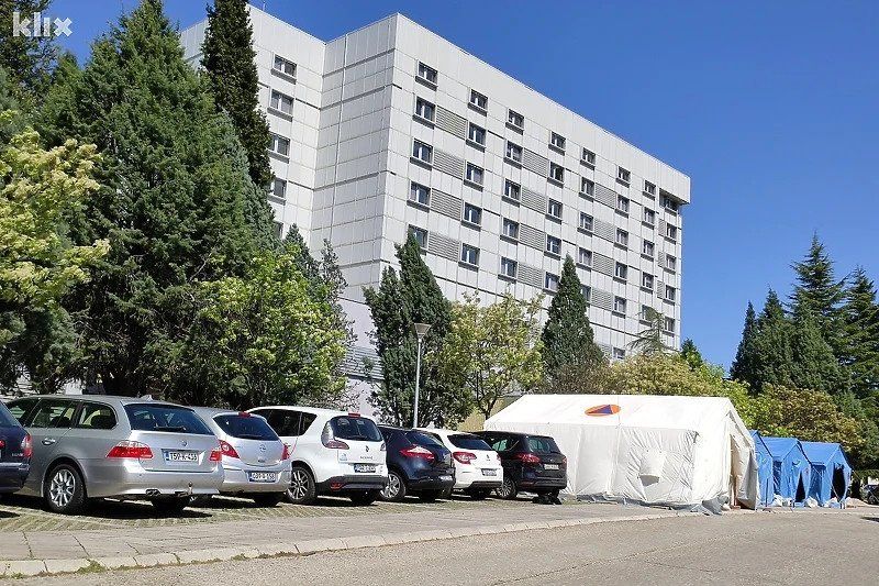Trogodišnja djevojčica iz tragično stradale porodice Krstić je nakon operacije u stabilnom stanju Trogodišnja djevojčica iz tragično stradale porodice Krstić je nakon operacije u stabilnom stanju