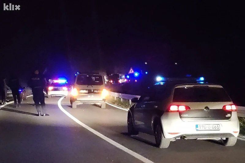 Uviđaj i dalje u toku: Žena i dijete poginuli u saobraćajnoj nesreći Uviđaj i dalje u toku: Žena i dijete poginuli u saobraćajnoj nesreći