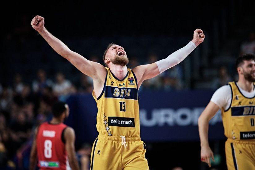 Bravo: "Zmajevi" pružili sjajnu partiju i razbili Mađarsku na startu Eurobasketa sa 95:85 Bravo: "Zmajevi" pružili sjajnu partiju i razbili Mađarsku na startu Eurobasketa sa 95:85