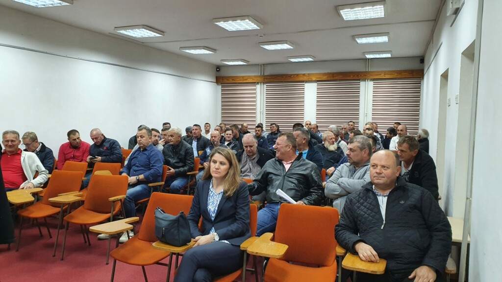 Potpisani ugovori s korisnicima programa zapošljavanja i samozapošljavanja branilaca iz općina Tešanj, Usora i Doboj Jug Potpisani ugovori s korisnicima programa zapošljavanja i samozapošljavanja branilaca iz općina Tešanj, Usora i Doboj Jug