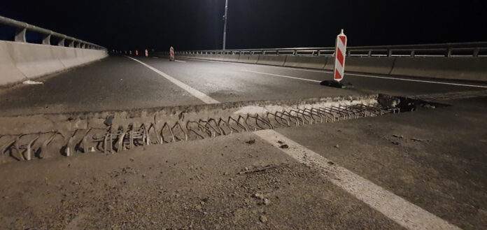 Pogledajte šta se dogodilo na autoputu: Zbog ovoga je zatvorena zenička zaobilaznica Pogledajte šta se dogodilo na autoputu: Zbog ovoga je zatvorena zenička zaobilaznica