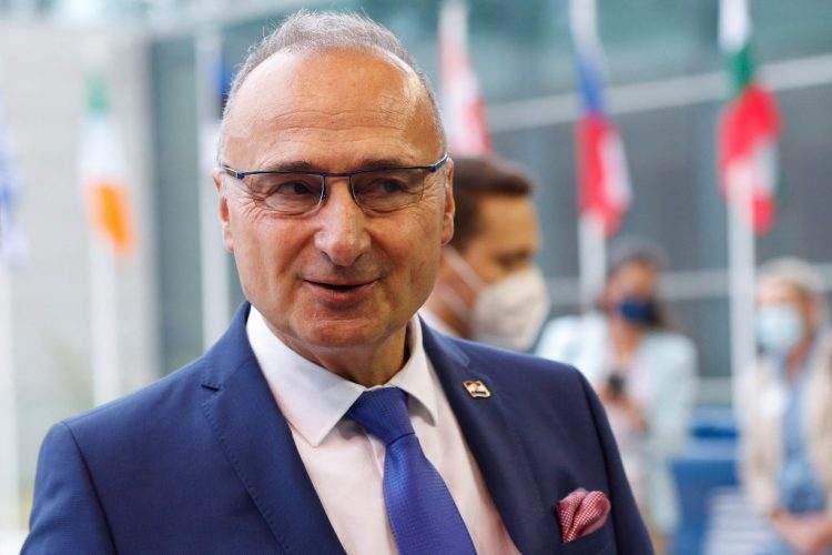 Grlić Radman: U BiH smo napravili nešto kolosalno, a Turković u islamske zemlje ide po oružje Grlić Radman: U BiH smo napravili nešto kolosalno, a Turković u islamske zemlje ide po oružje