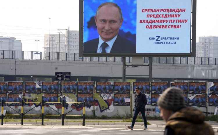 U Beogradu osvanuli bilbordi: Čestita se rođendan Putinu U Beogradu osvanuli bilbordi: Čestita se rođendan Putinu