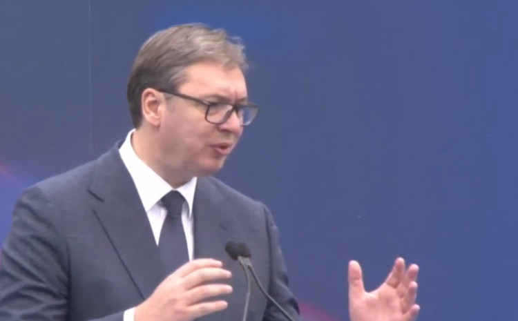 Video / Vučić citirao ajet iz Kur'ana: Ne idite stopama šejtanovim, on vam je zaista otvoreni neprijatelj Video / Vučić citirao ajet iz Kur'ana: Ne idite stopama šejtanovim, on vam je zaista otvoreni neprijatelj