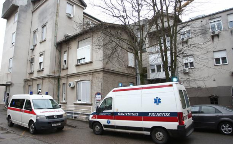 Dijete progutalo majčin vjenčani prsten pa završilo u bolnici Dijete progutalo majčin vjenčani prsten pa završilo u bolnici