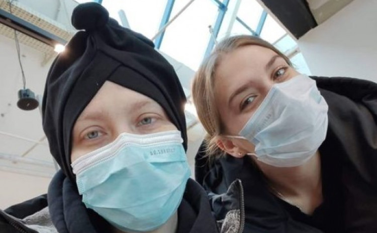 Jeneta Šabić otputovala u Tursku na liječenje: Sestra će joj donirati koštanu srž Jeneta Šabić otputovala u Tursku na liječenje: Sestra će joj donirati koštanu srž
